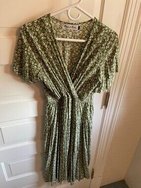 Pink & Flare Sage Green Dress with White Floral Print, size Small